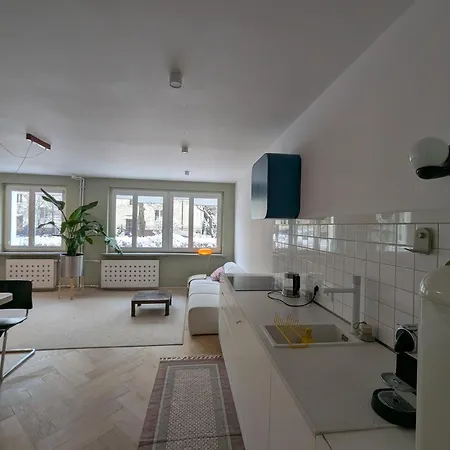 Mieszkanie Na Parterze Blisko Lotniska I Pociagu Appartement